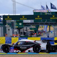 Drama en la salida de las 24 Horas de Le Mans: un accidente deja a tres coches en la grava en solo medio minuto 