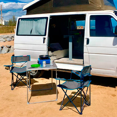 Viajar en camper se ha puesto de moda y ha cabreado a los autocaravanistas de toda la vida: "Los novatos están dañando nuestra imagen"