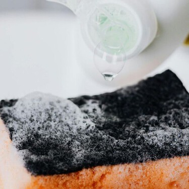 El método de 2 minutos para dejar tu esponja como nueva: dile adiós a los malos olores