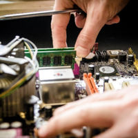 ¿Cuál es el periodo de vida útil de la tecnología en la empresa? 