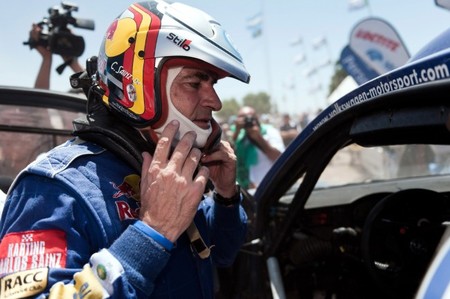 Carlos Sainz correrá el Dakar junto a Nasser Al-Attiyah