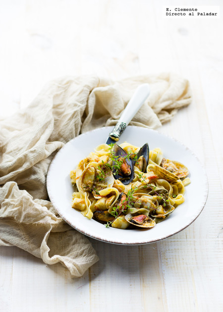 Pappardelle con frutos del mar y tomates