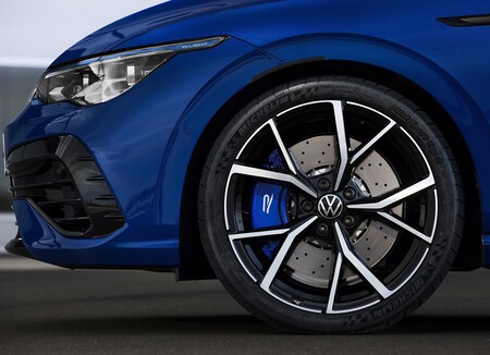Volkswagen presentará una nueva versión de Golf y se dice será la más poderosa de la gama