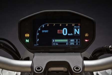 Ducati Monster 821 2018 1