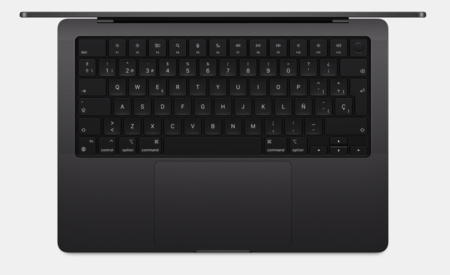 Dependiendo del Mac puede que la tecla de dictado sea la F5. En ese caso la tecla fn / bola del mundo será el teclado de emojis