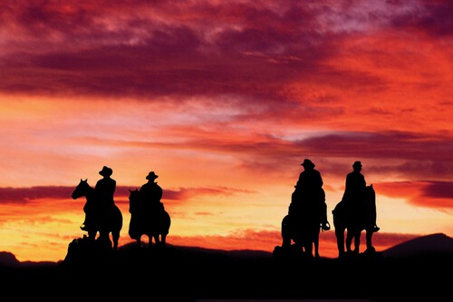 Últimos días para ver en Netflix uno de los grandes westerns de los 80. Una película del oeste mítica que lanzó la carrera de una estrella del género