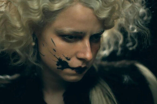 El final de '¡La novia!', explicado por su directora: "Hay algo que vuelve a la vida gracias a su amor"