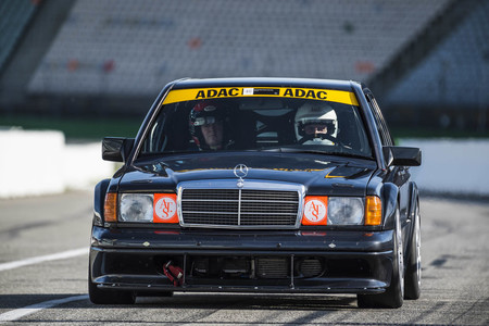 Este Mercedes-Benz 190 E 2.5-16 Evo II de Grupo A es una copia del original... ¡para circuito!