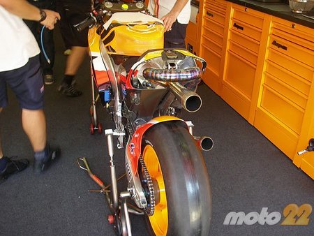 Detalle moto Andrea Dovizioso