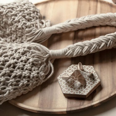 Para decorar, como maceta o para almacenar cosas de tu cocina: así puedes hacer macramé de forma fácil 
 