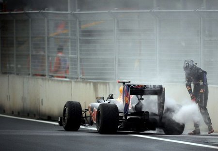 Renault pide perdón a Red Bull