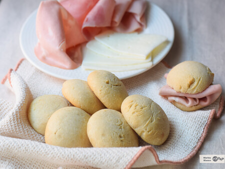 Cómo hacer panecillos caseros, una receta rápida y sencilla para desayunos y meriendas