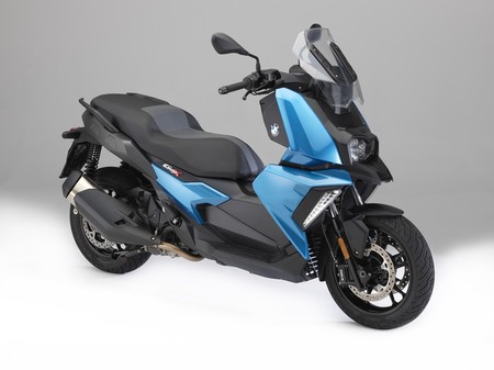 BMW C 400 X, el scooter medio alemán que apuesta por la conectividad
