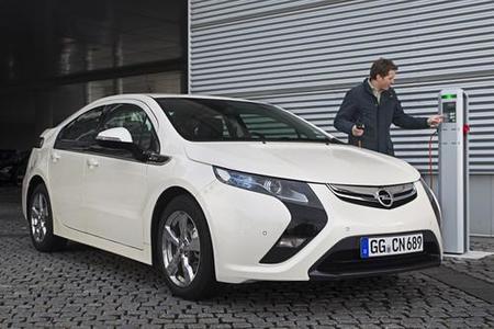 El Opel Ampera carga amperios para llegar a Ginebra
