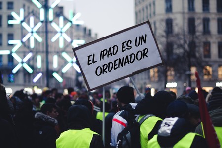 Pongamos fin al debate: firma nuestra campaña para que la RAE incluya 'iPad' en la definición de 'ordenador'