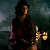 Rebecca Ferguson deja la ciencia ficción a un lado para hacer de villana en una película de aventuras y fantasía para toda la familia, El Árbol Muy Muy Lejano 