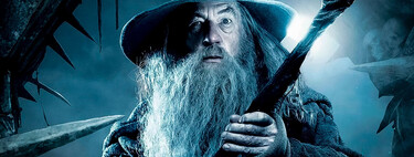 El Señor de los Anillos: Si pausas esta escena de La Comunidad del Anillo en el minuto 47 podrás ver un pequeño detalle en el bastón de Gandalf 