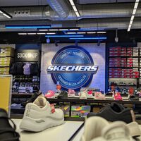 Las rebajas de Skechers dejan estas zapatillas con amortiguación al 53% de descuento para llevar a diario