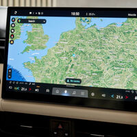 Mazda se negaba a las pantallas táctiles. Su SUV más nuevo va contra sus creencias: reemplaza casi todos sus botones por una pantalla de 15.6”