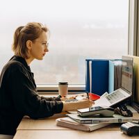 Por qué deberías elegir una asesoría online si eres autónomo 