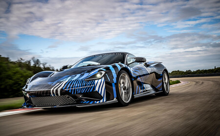 Disfruta del Pininfarina Battista, el hiperdeportivo eléctrico de los 1.900 CV, volando en vídeo por primera vez