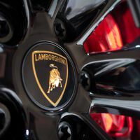El logotipo de Lamborghini era sosísimo. Un viaje a Sevilla y los toros españoles lo cambiaron para siempre