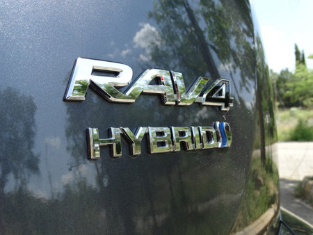 Prueba Toyota Rav4 Hybrid Detalles Exteriores marca