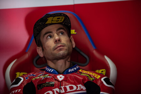 Álvaro Bautista duda si seguir con Honda en las Superbikes: "Tengo una oferta de otro equipo y quiero una moto que pueda ganar"