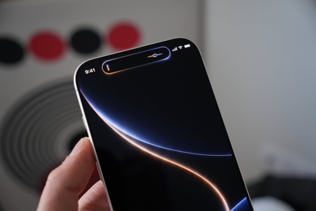 Dará igual cómo tengas configurado en el iPhone: las filtraciones sobre la nueva Siri apuntan a que nos obligará a usarla a oscuras 