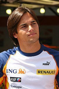 Nelsinho alerta a Fernando Alonso del trabajo que queda