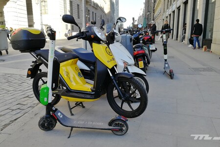 Los controladores SER de Madrid podrán multar a patinetes, bicis y motos compartidas mal aparcadas a partir de 2021