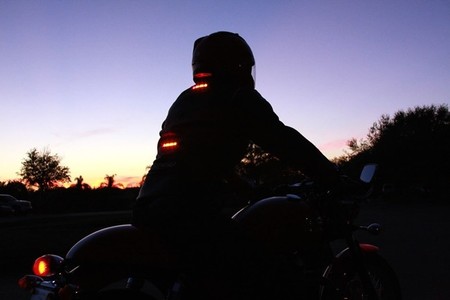 Chaquetas luminosas Impulse Jackets, para que te vean bien de noche