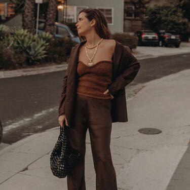 Mango rebaja los botines marrón chocolate que alargan las piernas y son perfectos para llevar con pantalones holgados