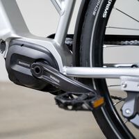 Este pequeño aparato aumenta un 50% la autonomía de las bicicletas eléctricas, va en la rueda y casi ni se nota 