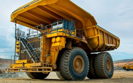 A esta bestia le quieren arrancar su motor diésel para transformarla en el camión minero de hidrógeno más grande del mundo
