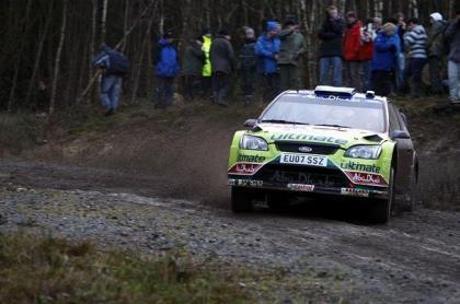 Jari-Matti Latvala líder tras la primera parte de la segunda etapa