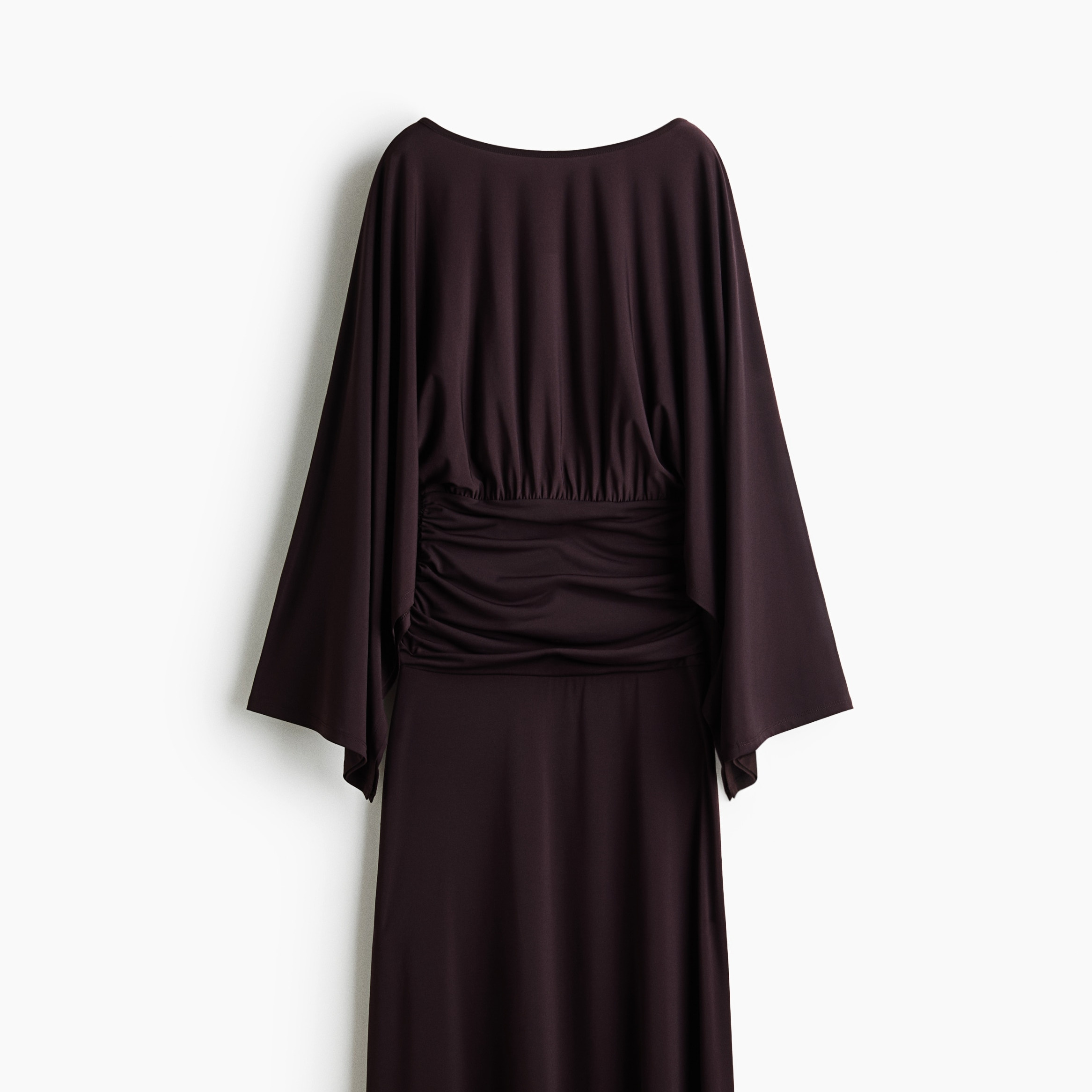Vestido drapeado con mangas murciélago