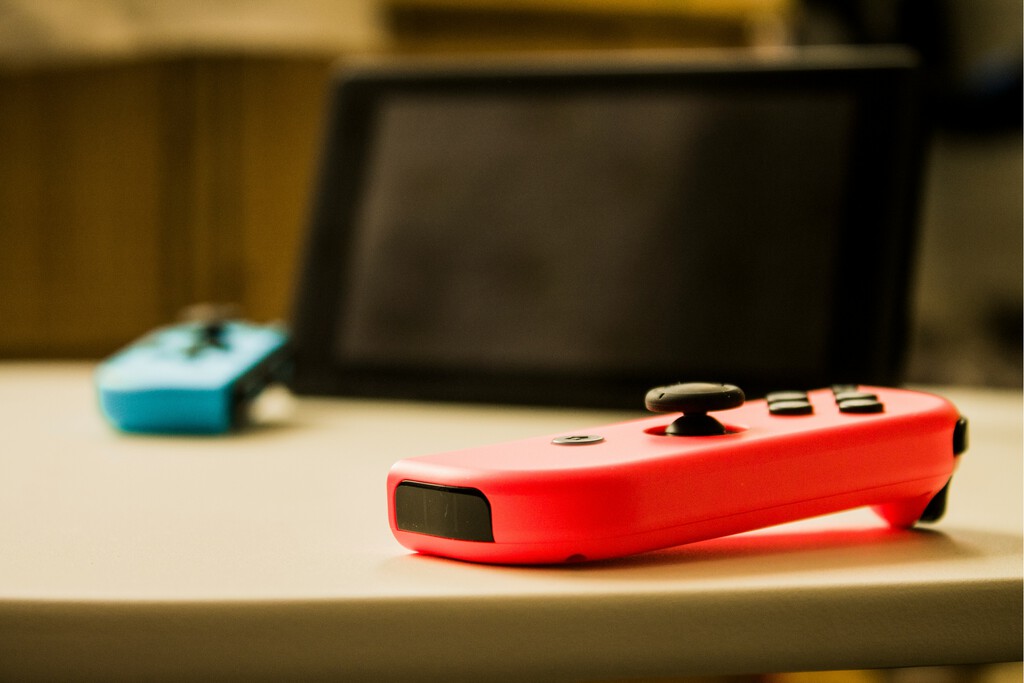 Quiso presumir sus consolas retro en YouTube y terminó bajo investigación: Italia lo acusa de piratería 