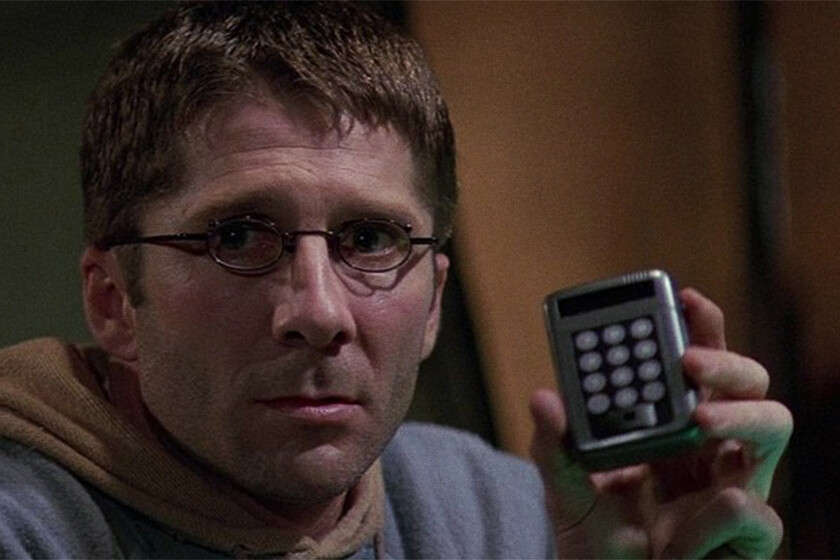 "Puedes colapsar... toda España": John Carpenter ya amagó con dejar España a oscuras en la denostada secuela de ciencia ficción de 2013: Rescate en L.A.