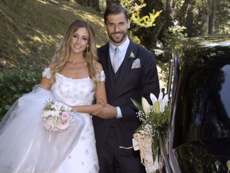 ¿No hay fútbol? Pues los futbolistas van y se casan