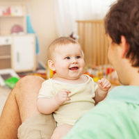 Hechos sorprendentes sobre nuestra forma de hablar a los bebés 