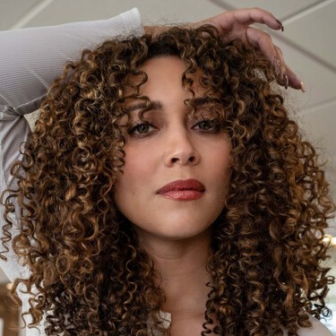 Druni tiene la mascarilla para rizos que aporta hidratación profunda. Y nosotras tenemos el truco para sacarle aun más partido 