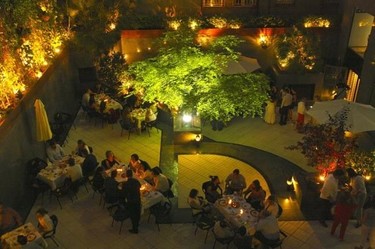 Ya está lista la terraza Velázquez 128 para disfrutar de sus pinchos sin perder un minuto de verano