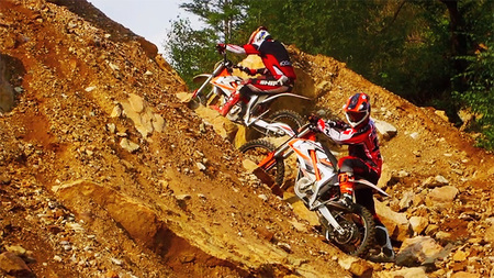 KTM Freeride E practica en Erzberg, ¿pero qué futuro le espera?