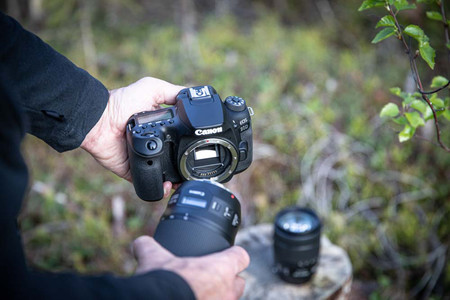 Canon desmiente que vaya a abandonar la popular montura EF de sus cámaras réflex