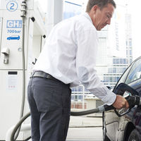 En plena guerra comercial, Japón y Francia se alían para liderar el hidrógeno, las baterías y la conducción autónoma