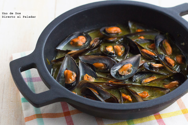 Mejillones en salsa verde, receta básica, deliciosa y económica