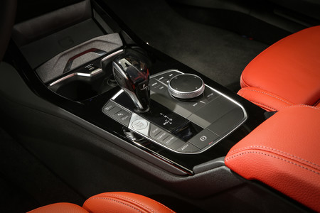 BMW Serie 1 2020 consola de mandos