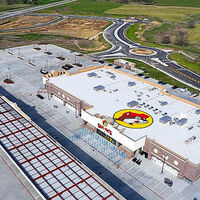 Esta es la gasolinera más grande del mundo: tiene 120 surtidores y hasta su propio centro comercial