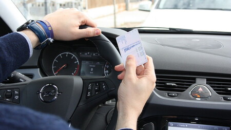 Cómo consultar cuántos puntos te quedan en el carnet de conducir (y otros trámites online relacionados con el mismo)